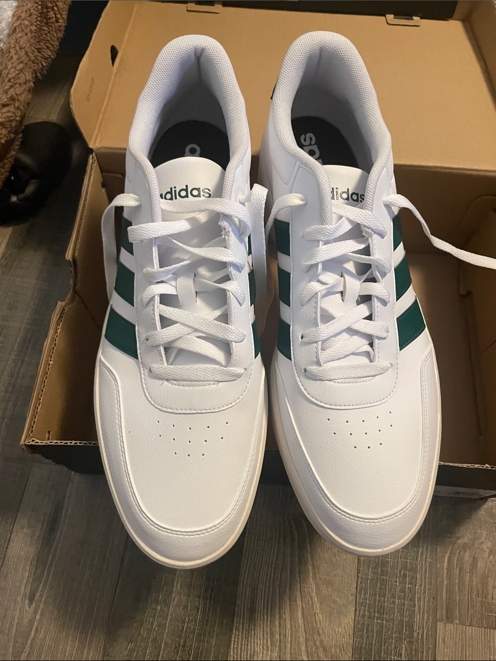 adidas White Low-Top Sneakers with Dark Green Stripes Breaknet 3.0